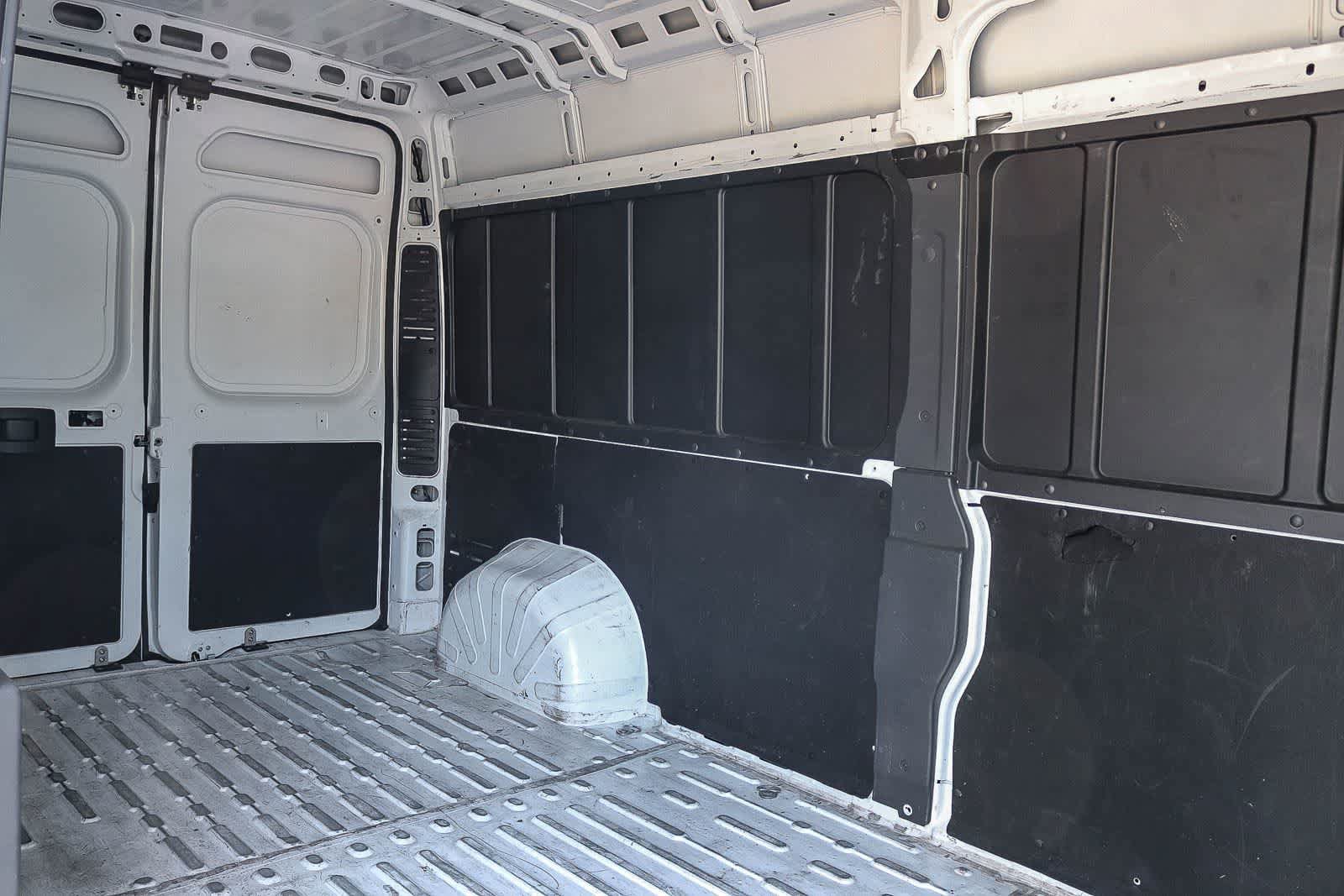Used 2024 RAM ProMaster 2500 w/ Convenience Group FWD image 18