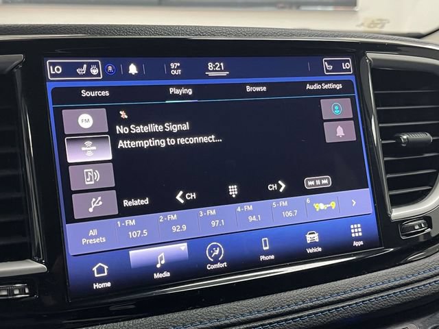 Used 2021 Chrysler Pacifica Touring w/ Cold Weather Group FWD image 33