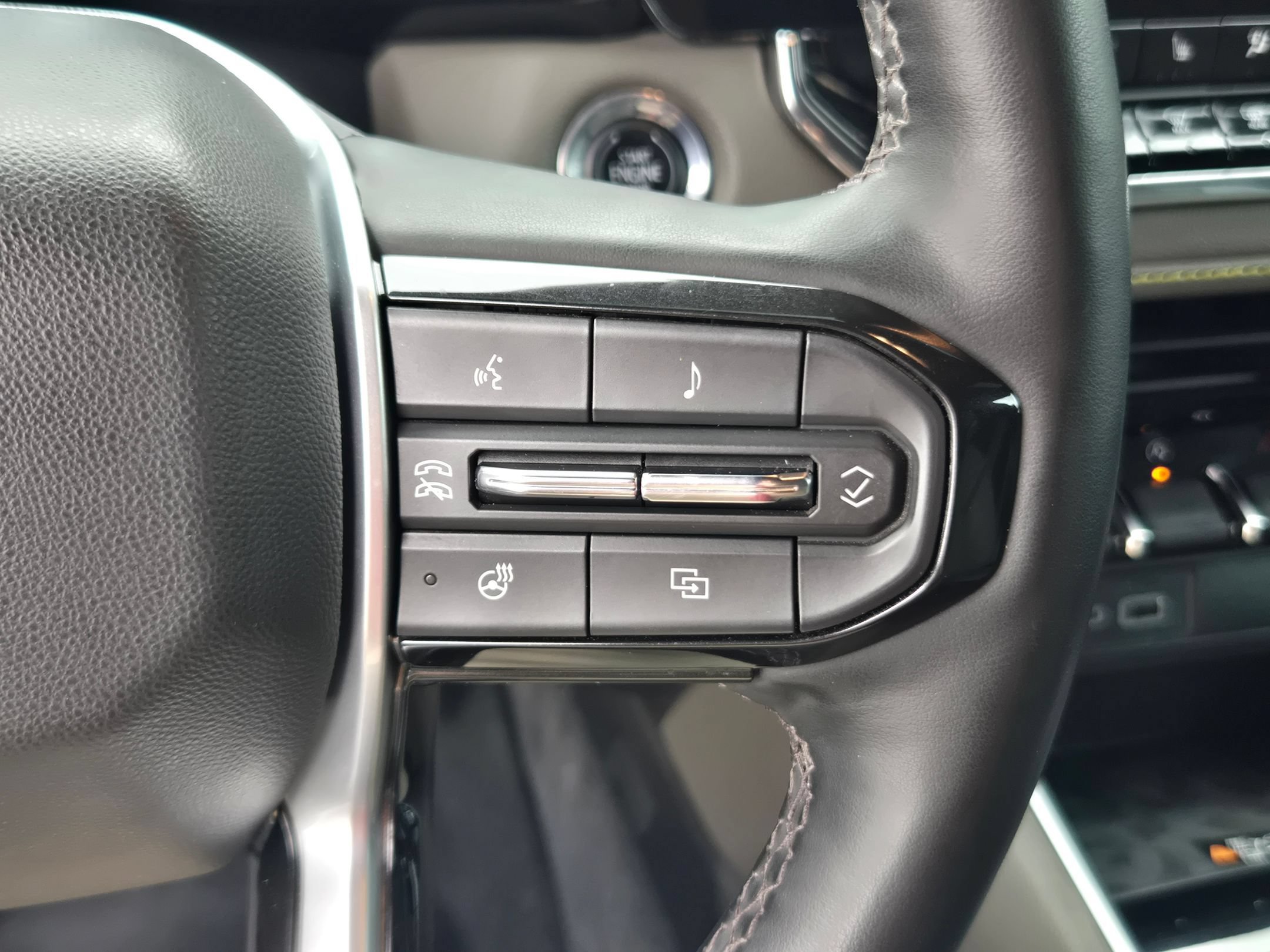 Certified 2023 Chevrolet Colorado ZR2 w/ ZR2 Convenience Package III AWD/4WD image 13
