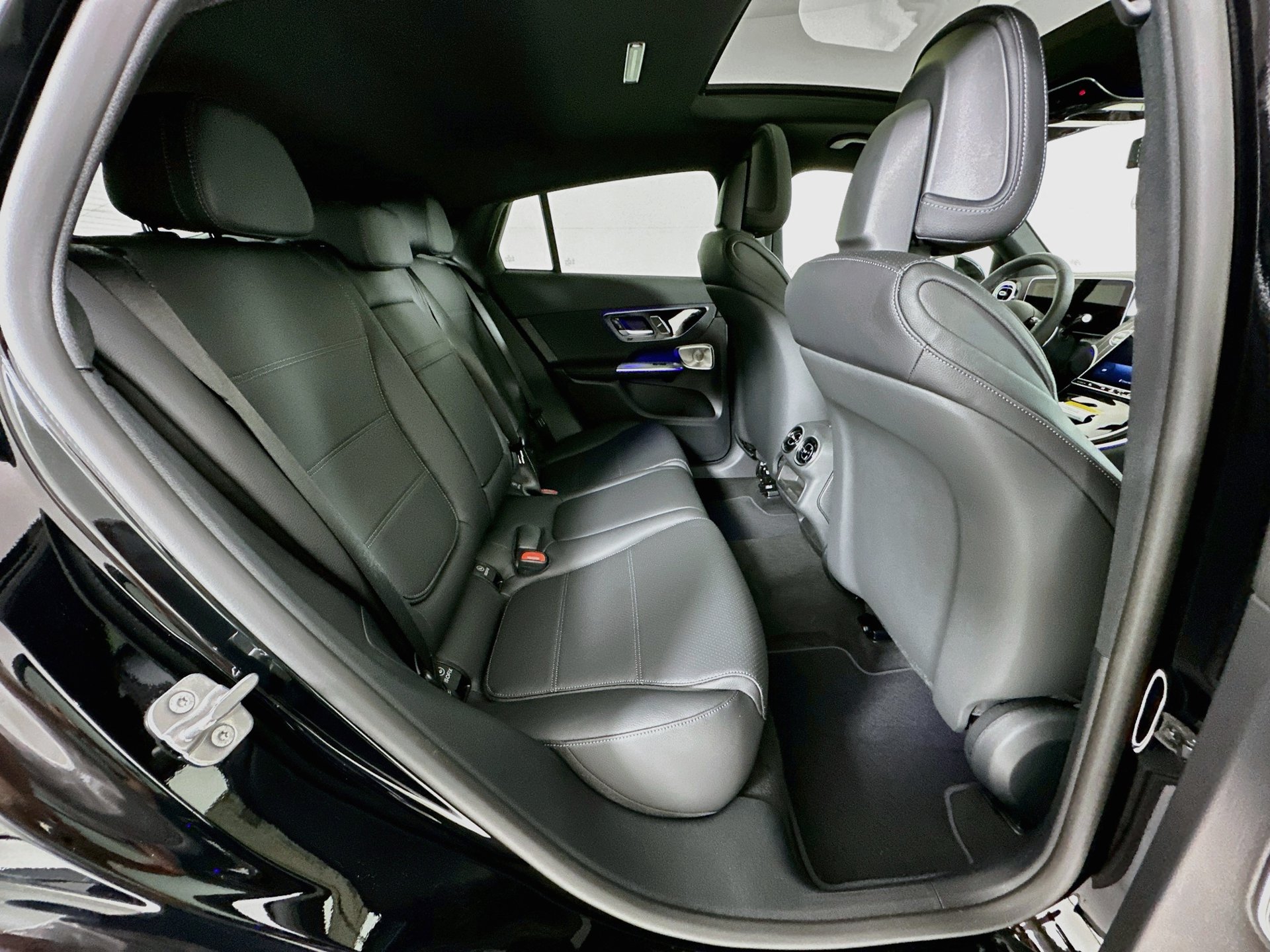 New 2027 Mercedes-Benz GLC 300 4MATIC image 30