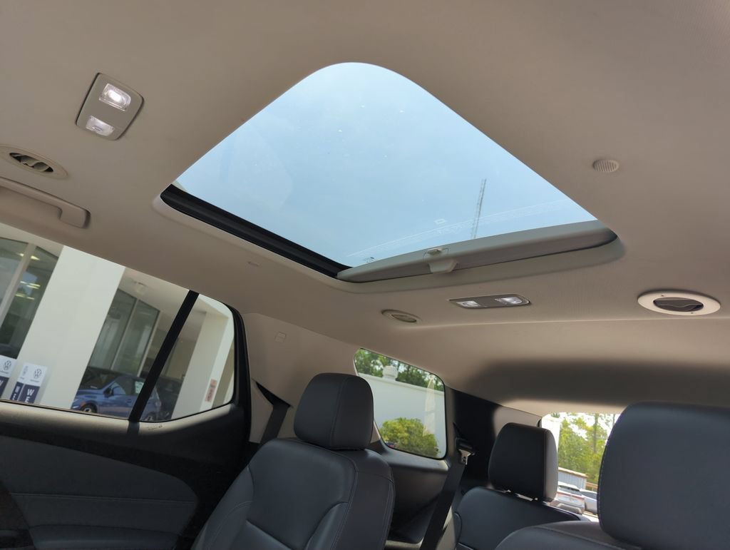 Used 2019 Chevrolet Traverse Premier w/ Driver Confidence II Package FWD image 32