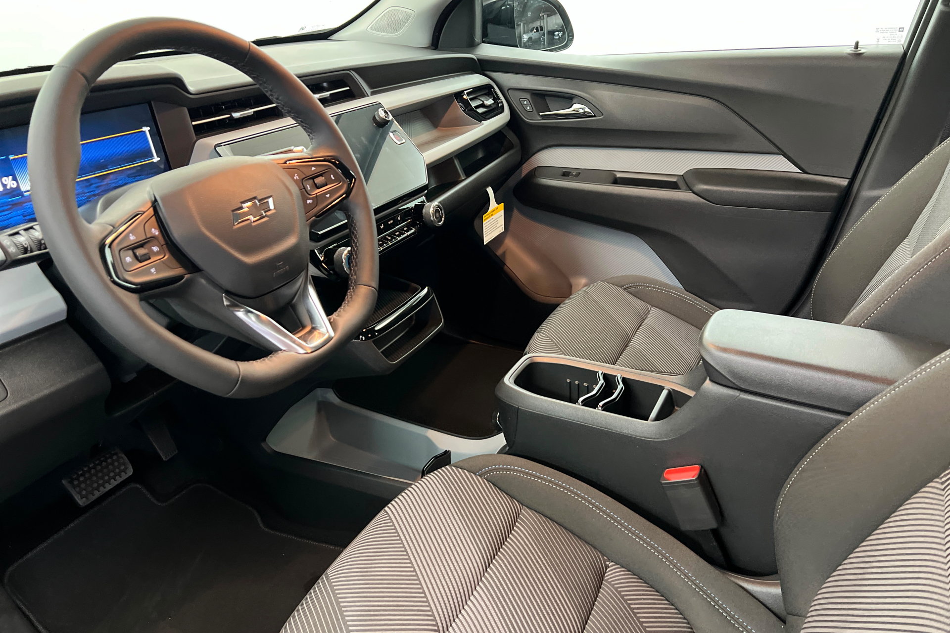New 2027 Chevrolet Bolt LT w/ Comfort Package FWD image 16