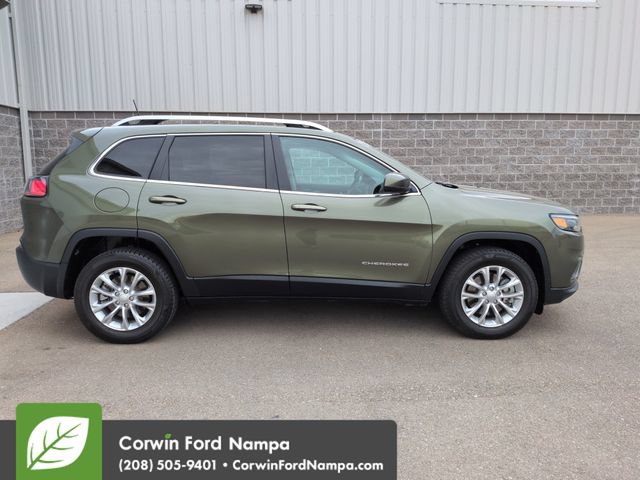 Used 2019 Jeep Cherokee Latitude w/ Cold Weather Group AWD/4WD image 2