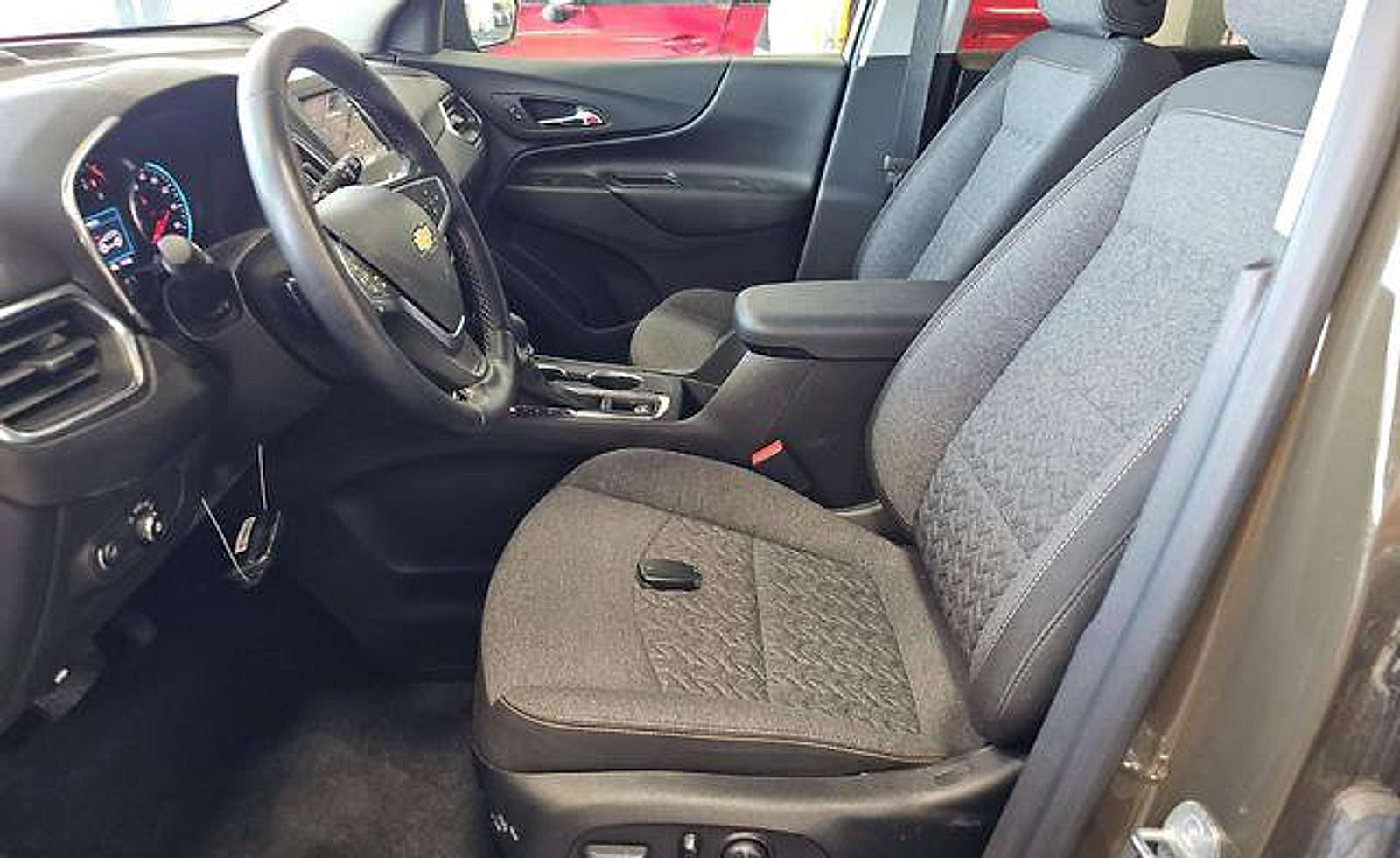 Used 2023 Chevrolet Equinox LT AWD/4WD image 13