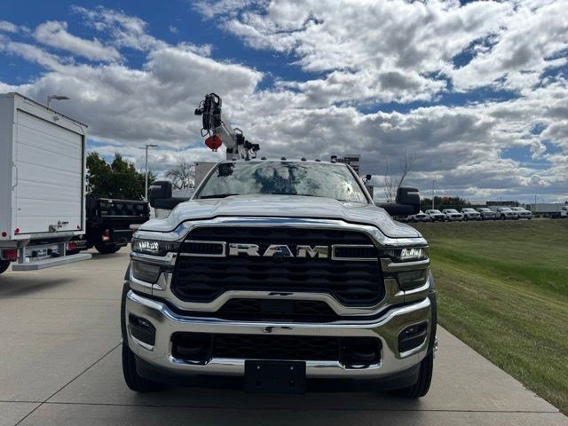 New 2025 RAM 5500 4x4 Regular Cab image 2