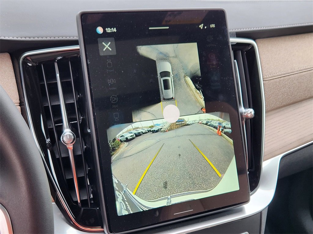 New 2026 Volvo XC90 B6 Plus w/ Protection Package Premier image 13