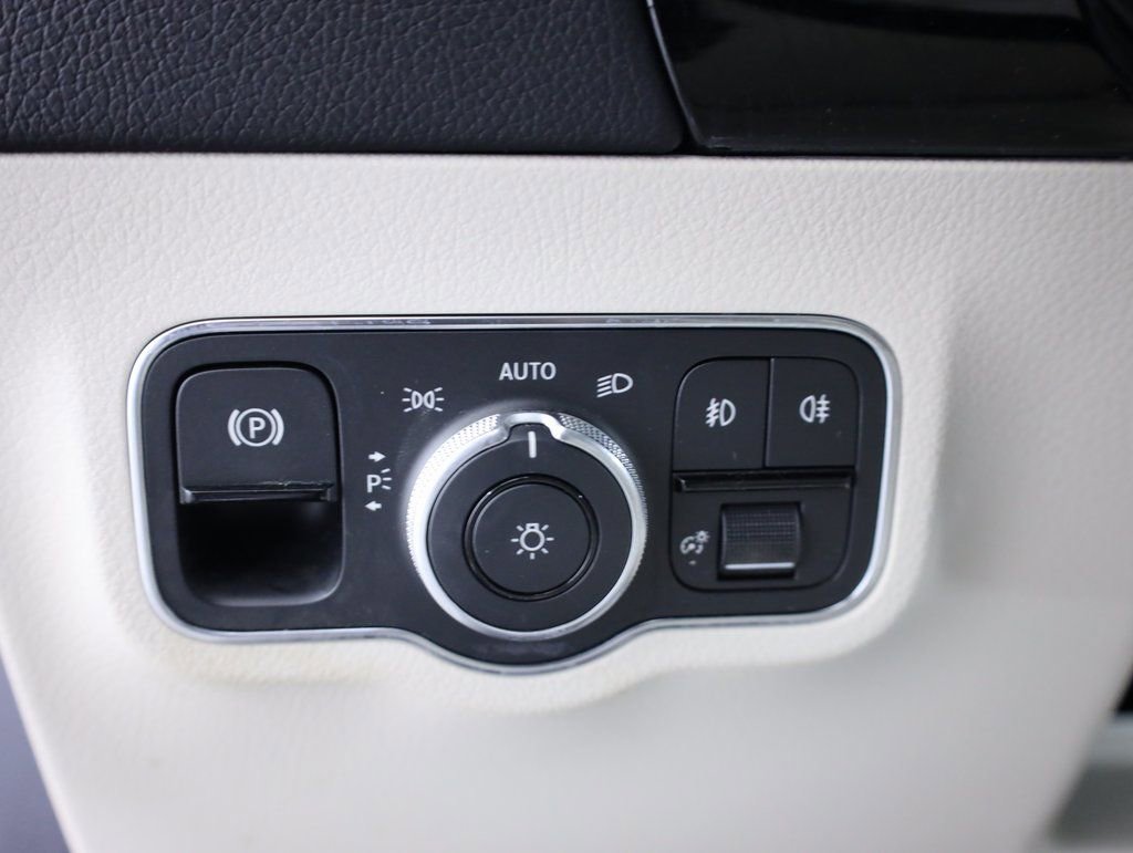 Certified 2023 Mercedes-Benz GLA 250 4MATIC w/ Premium Package image 11