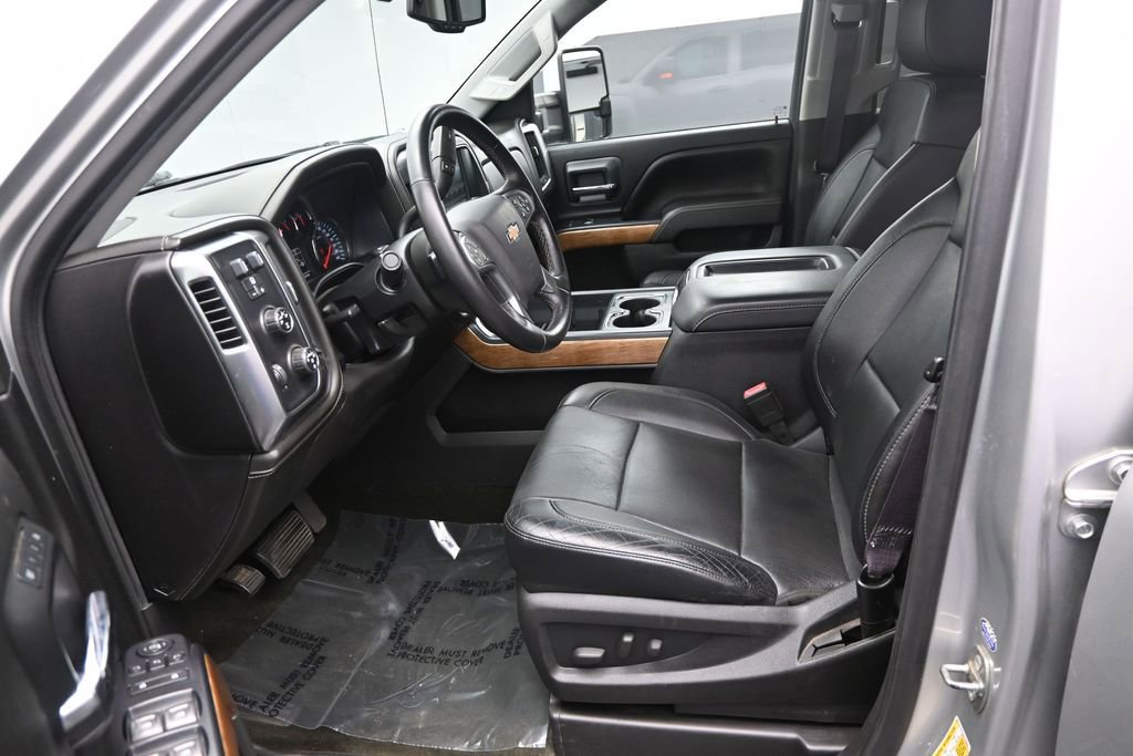 Used 2015 Chevrolet Silverado 1500 LTZ w/ LTZ Plus Package AWD/4WD image 16