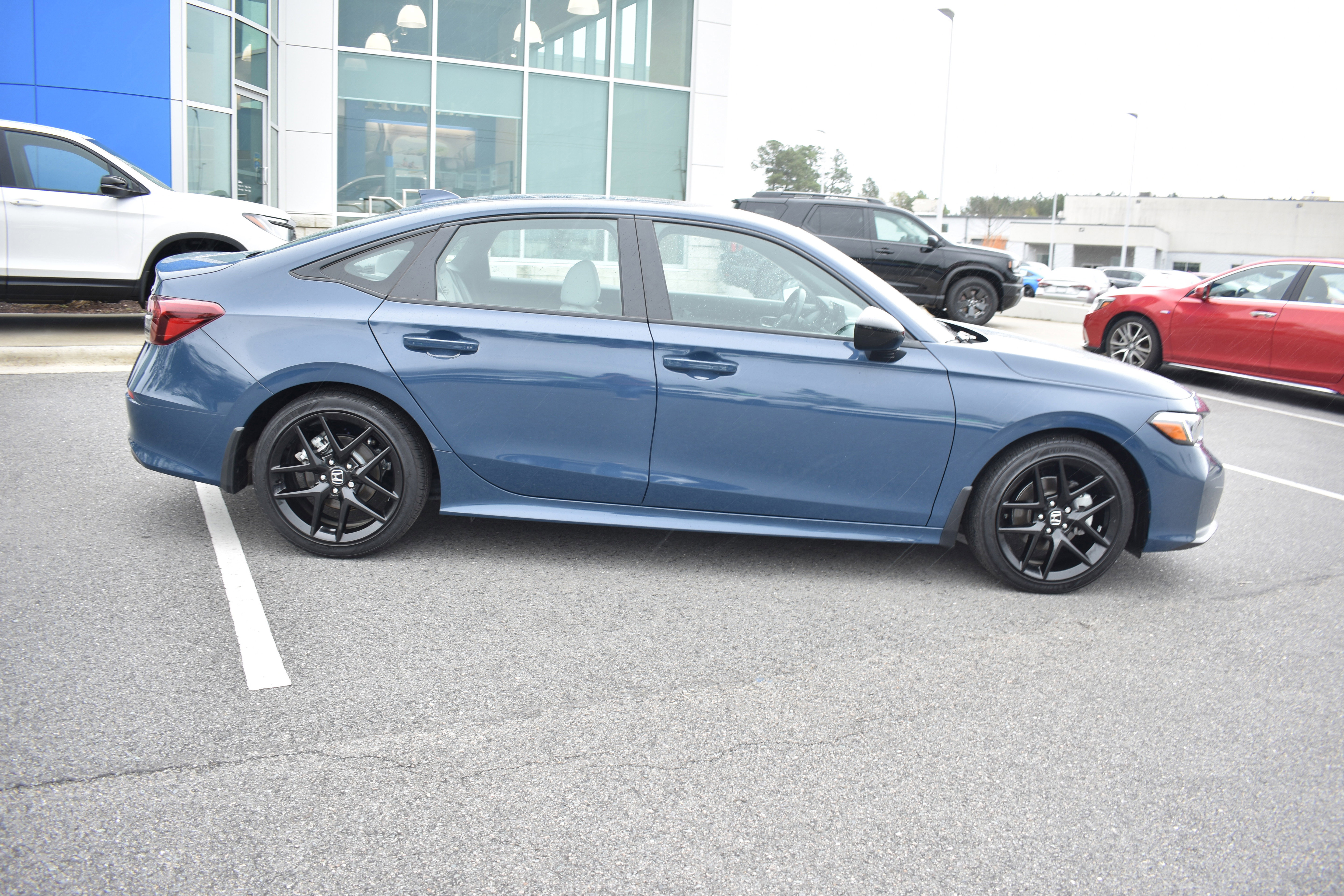 Used 2025 Honda Civic Sport image 11