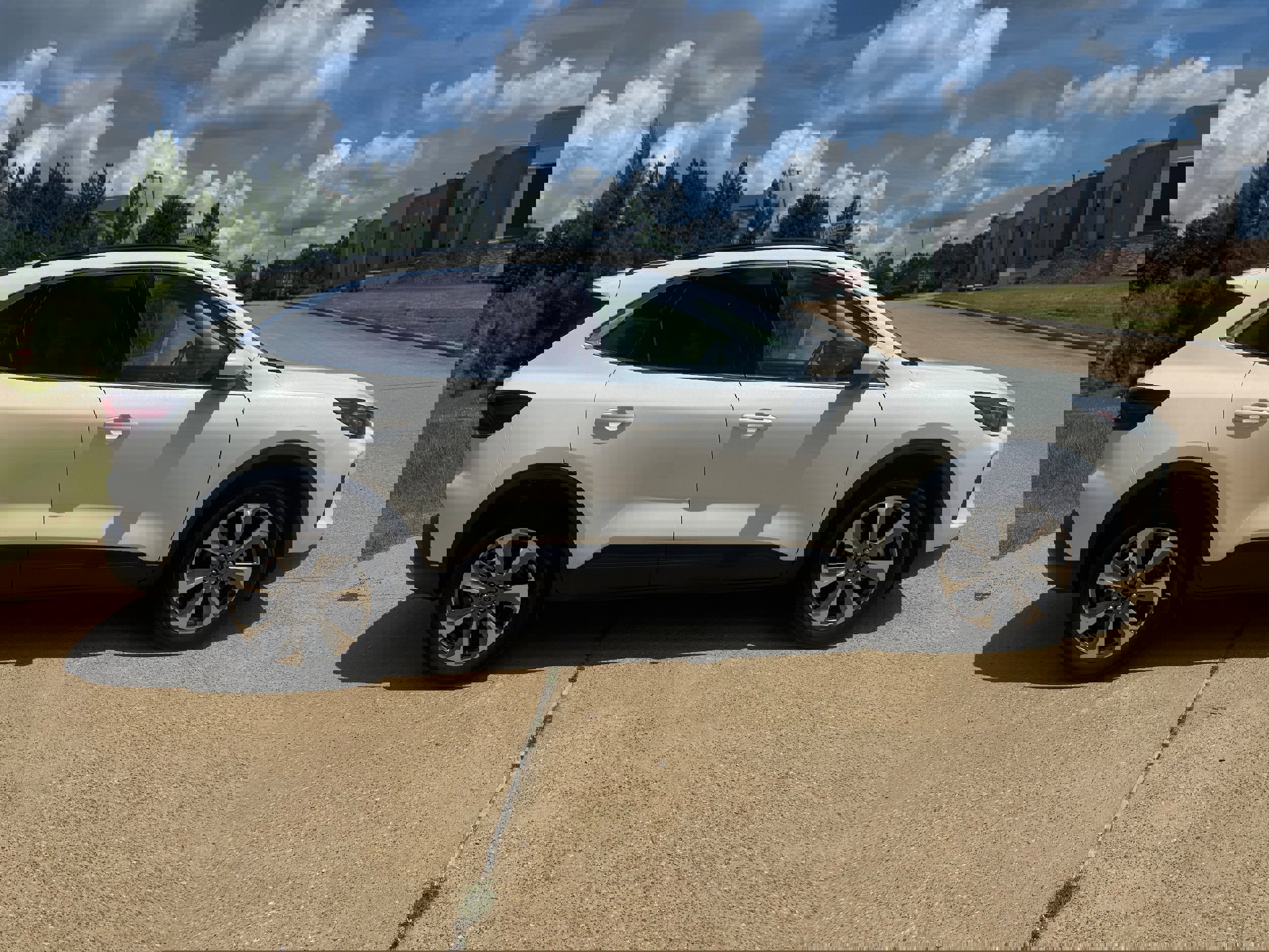 Used 2024 Ford Escape Platinum image 3