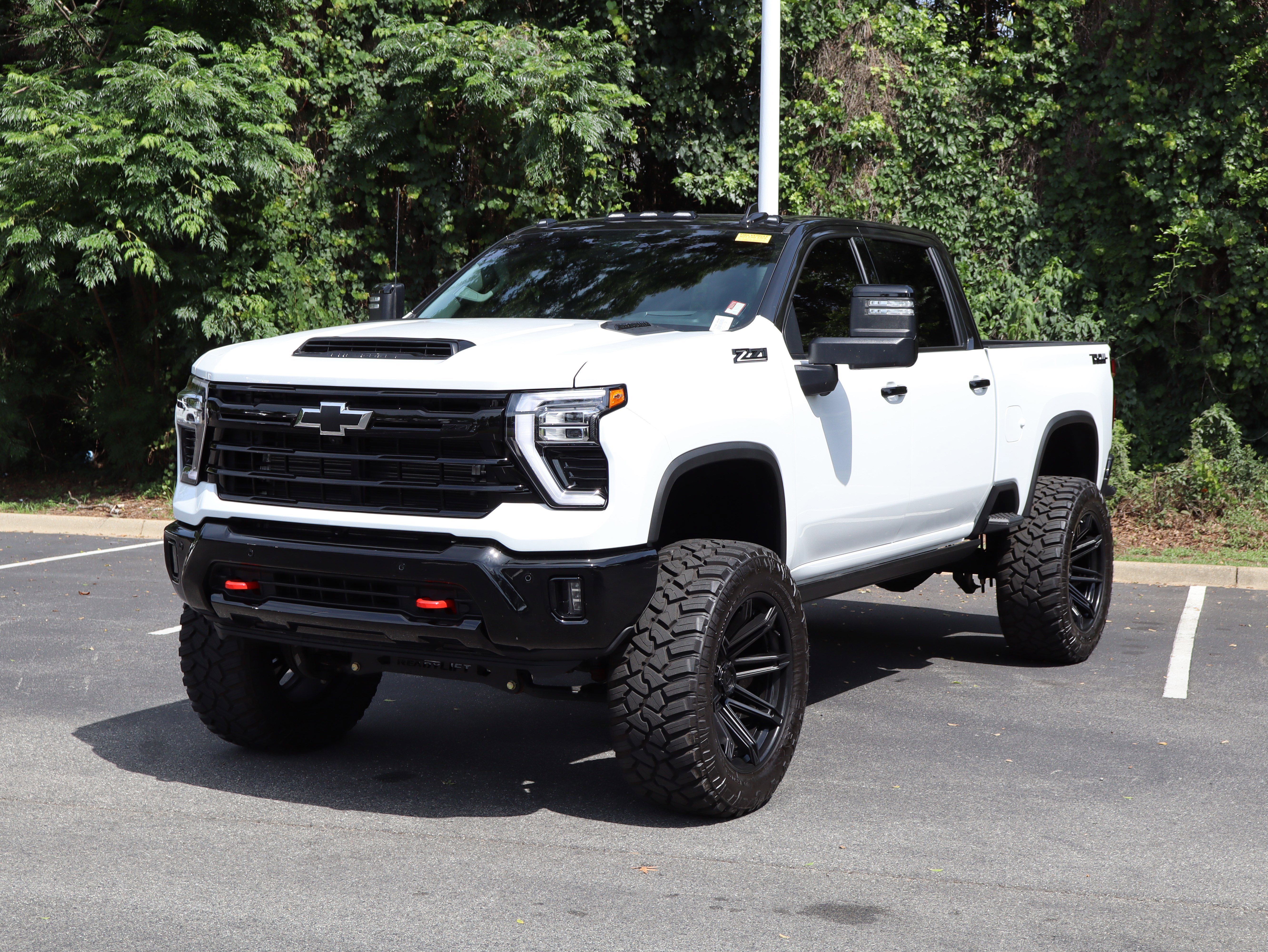 Used 2026 Chevrolet Silverado 2500 LTZ w/ LTZ Plus Package AWD/4WD image 5