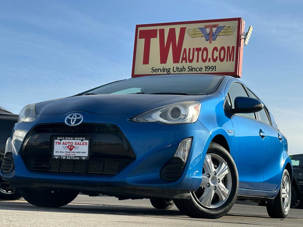 Used 2016 Toyota Prius C Two image 1
