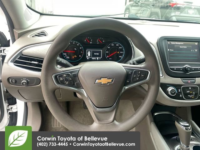 Used 2017 Chevrolet Malibu LT image 21