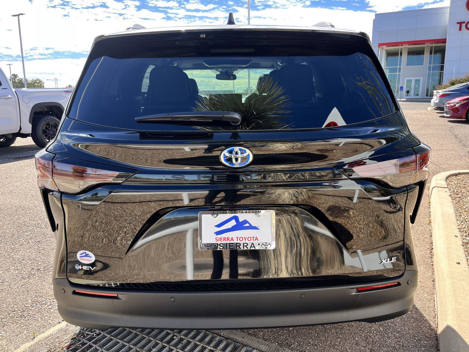 New 2025 Toyota Sienna XLE image 4