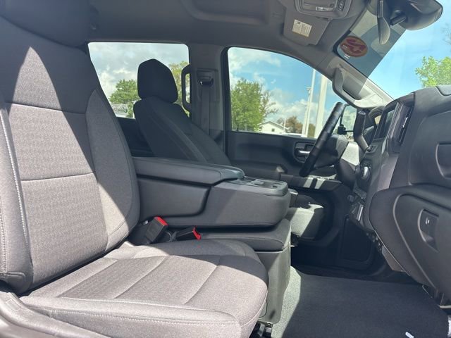 Used 2025 Chevrolet Silverado 2500 Custom w/ Custom Value Package image 18