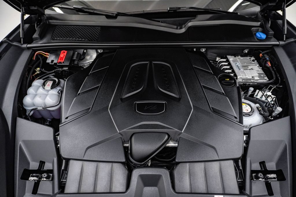 Certified 2026 Porsche Cayenne E-Hybrid Coupe AWD/4WD image 29