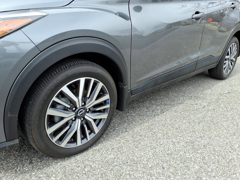 Used 2024 Nissan Kicks SV image 9
