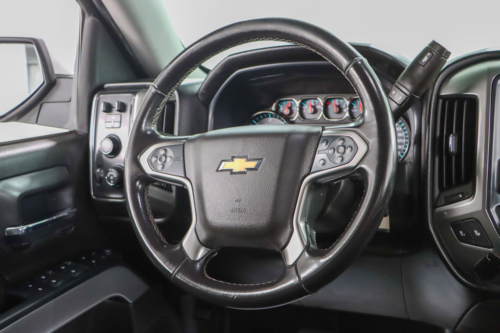 Used 2018 Chevrolet Silverado 1500 LT w/ All Star Edition image 12