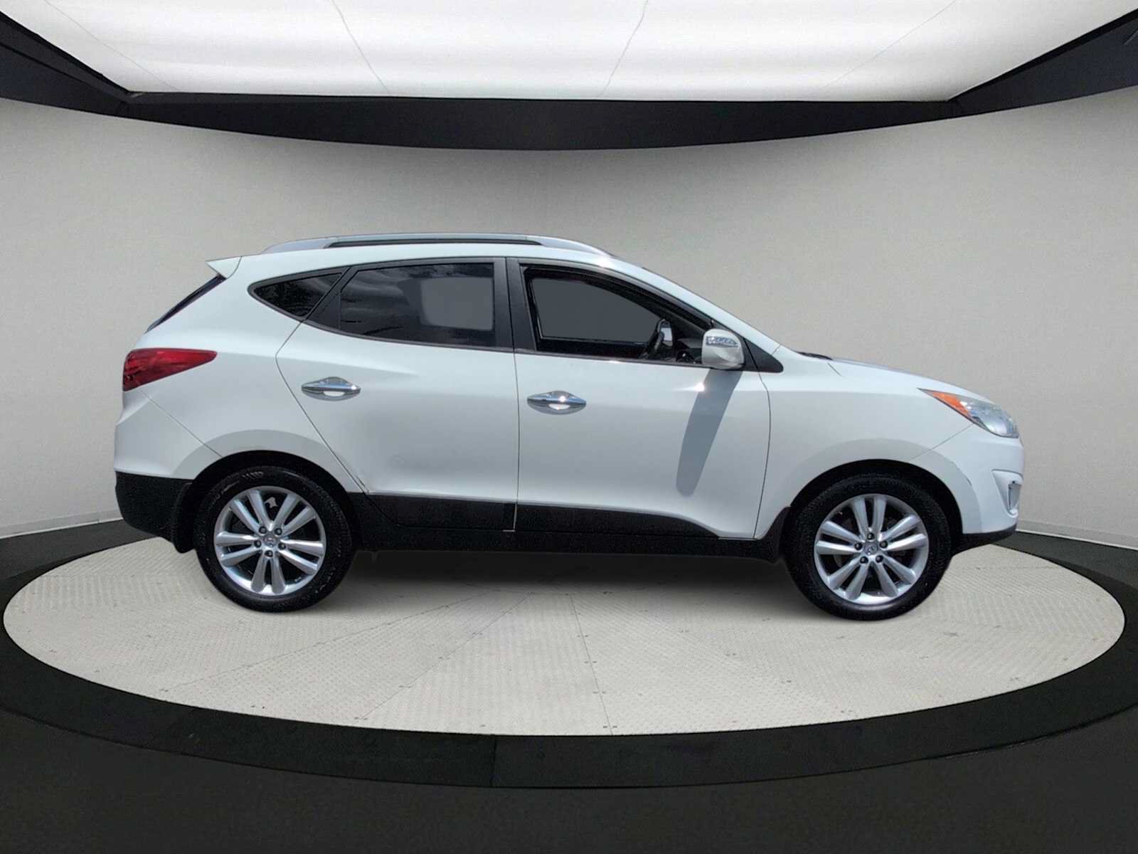 Used 2013 Hyundai Tucson Limited FWD image 9