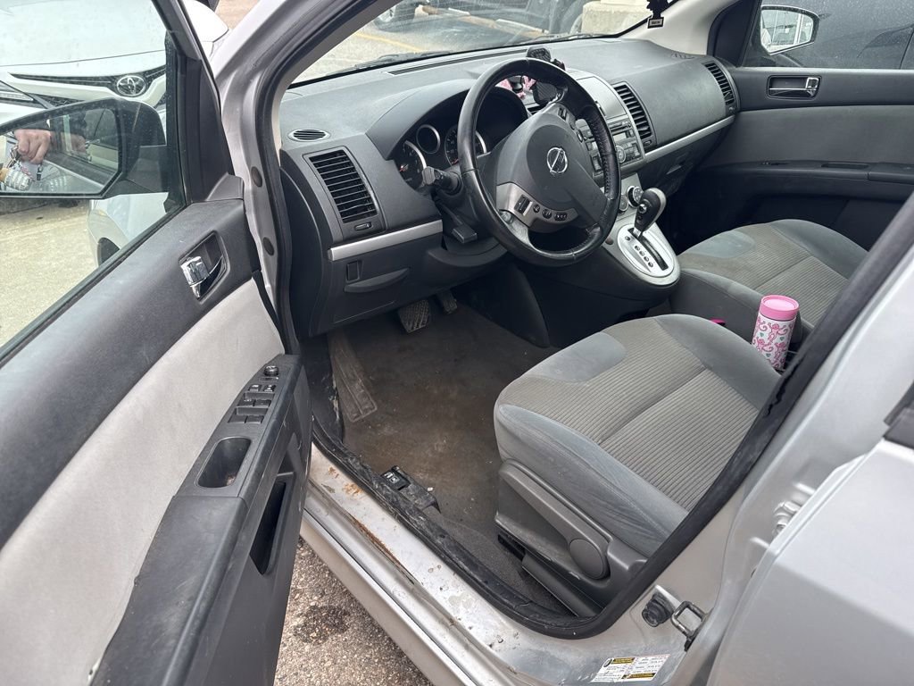 Used 2010 Nissan Sentra 2.0 SR w/ Convenience Pkg image 9
