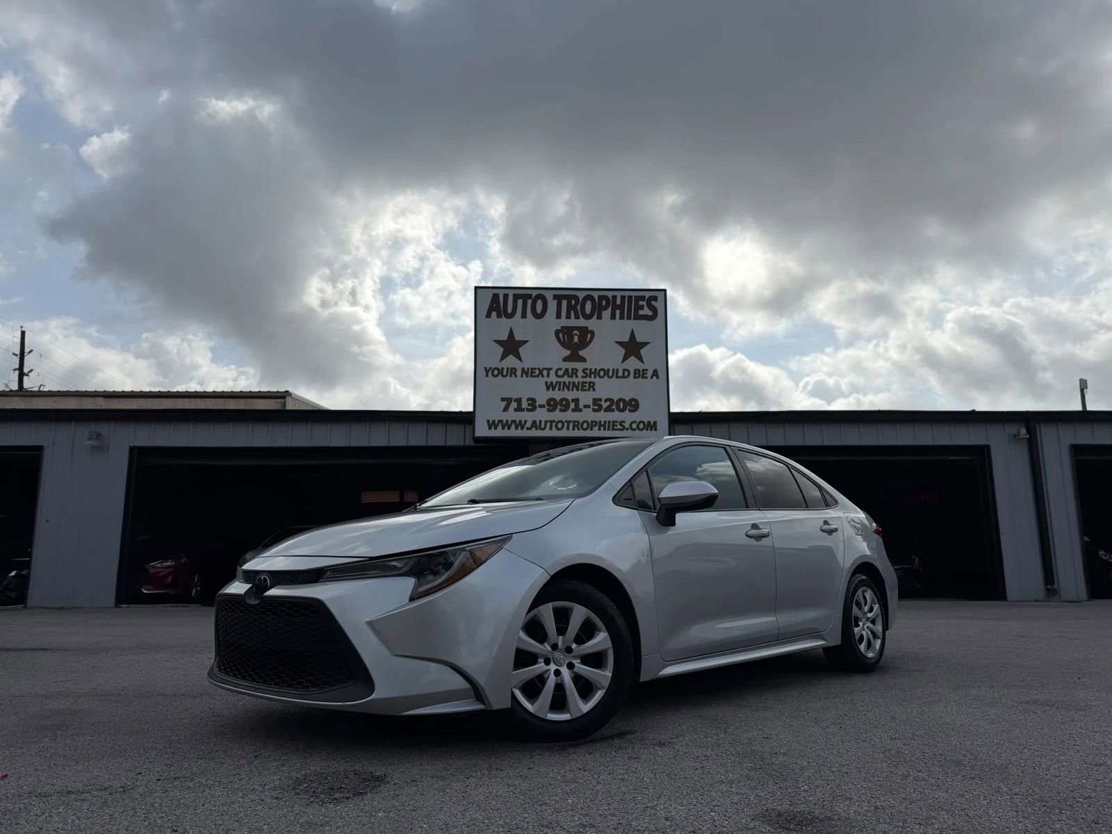 Used 2021 Toyota Corolla LE FWD image 37