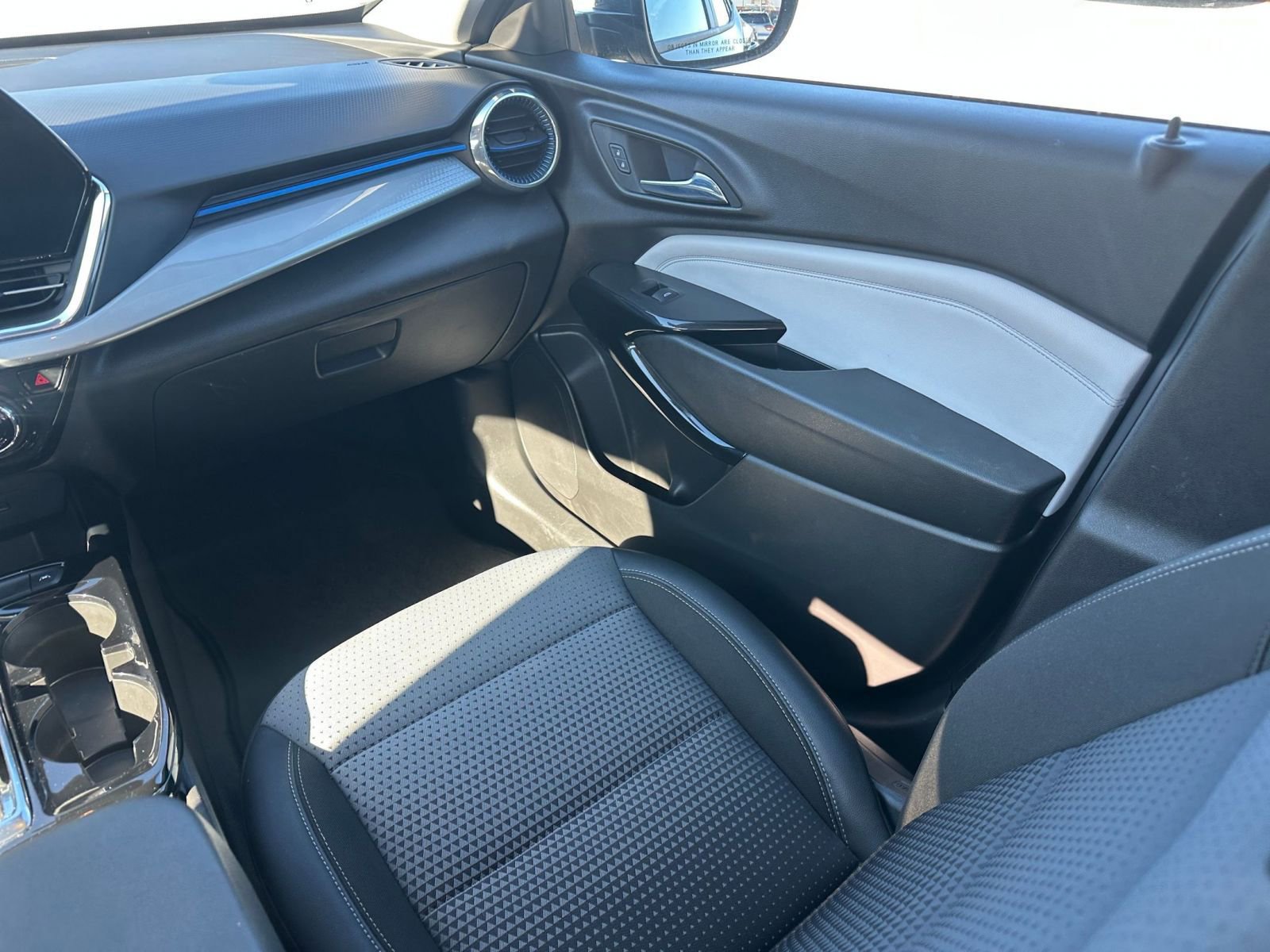 Used 2025 Chevrolet Trax LT image 33