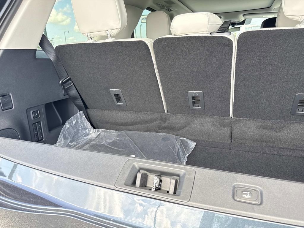 New 2026 Lincoln Navigator Reserve image 12