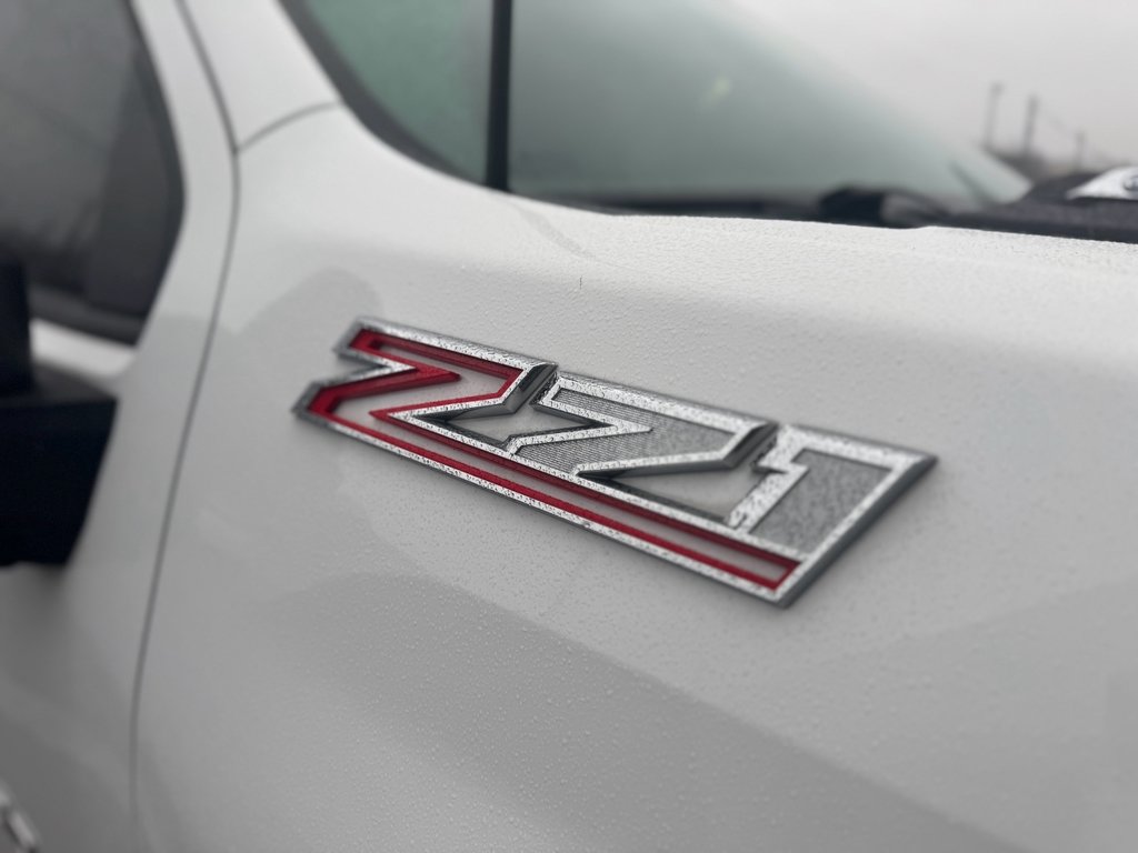 Used 2025 Chevrolet Silverado 2500 Custom w/ Custom Value Package image 7