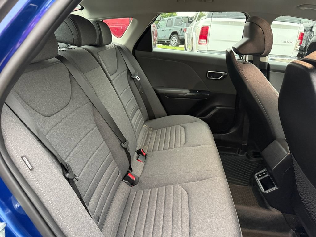 Used 2025 Kia K4 EX FWD image 39