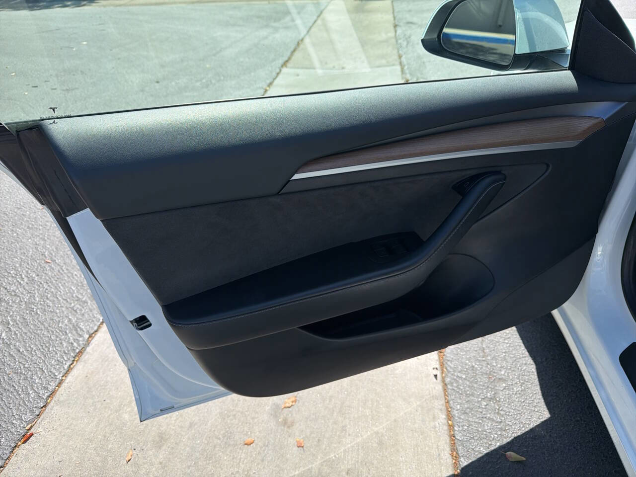 Used 2023 Tesla Model 3 Standard Range image 6