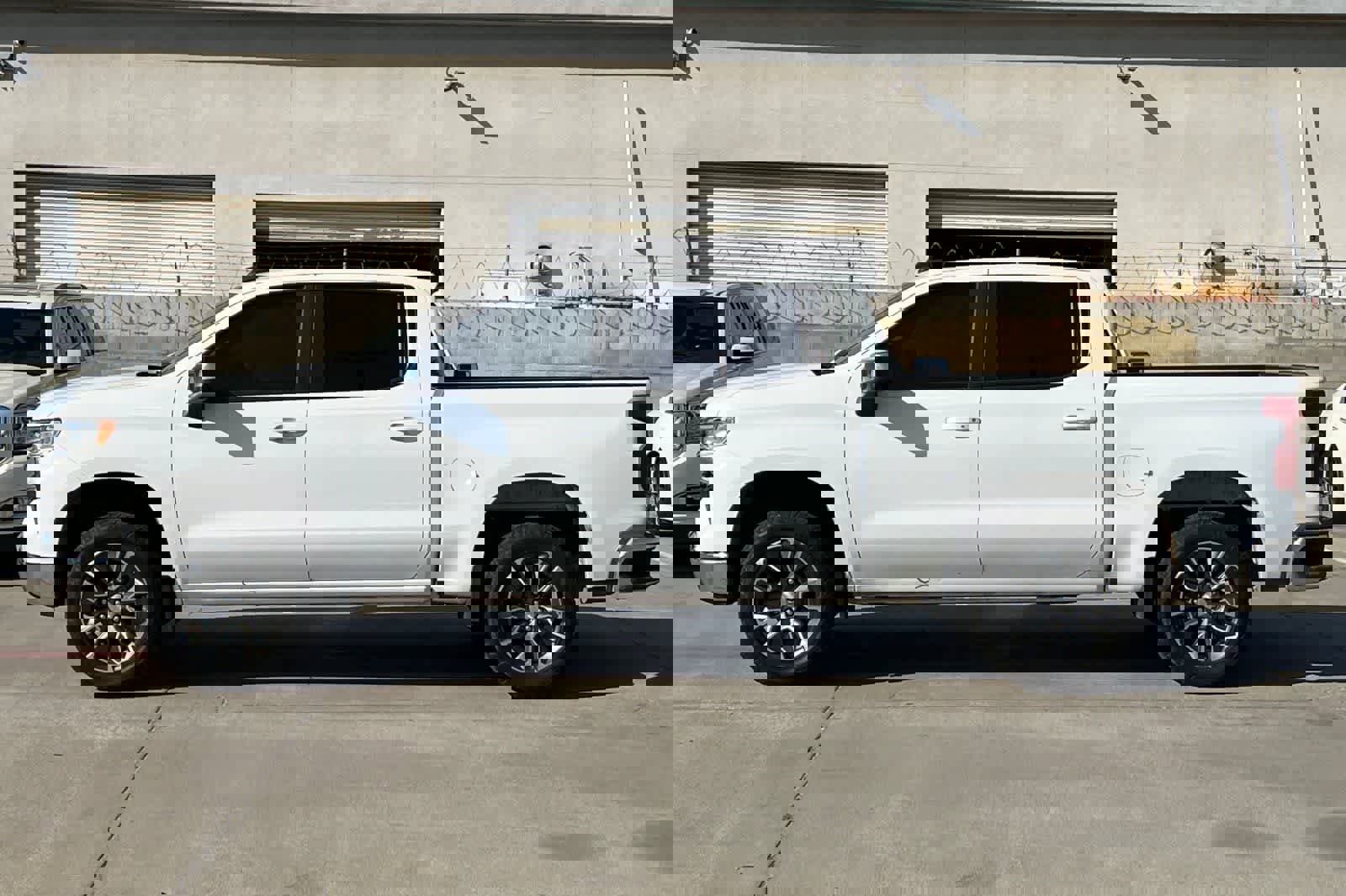 Used 2022 Chevrolet Silverado 1500 LT image 6