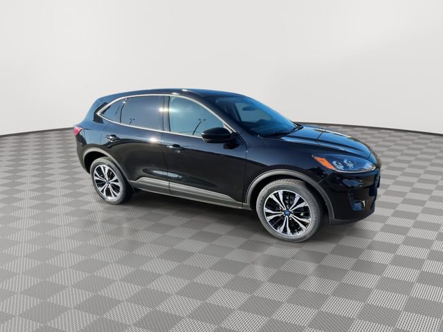 Used 2022 Ford Escape SE w/ SE Sport Appearance Package AWD/4WD image 2