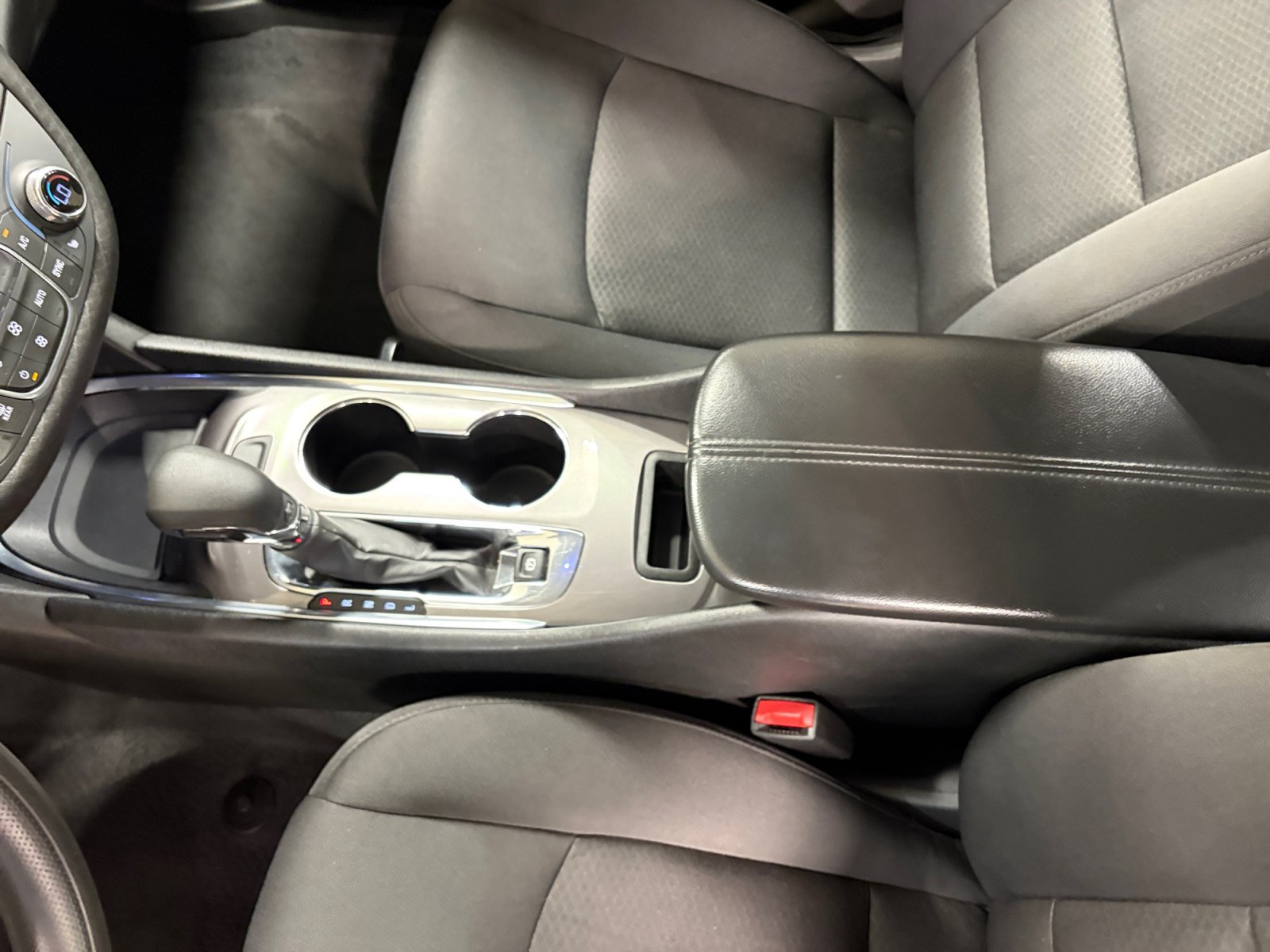 Used 2022 Chevrolet Malibu LT FWD image 16