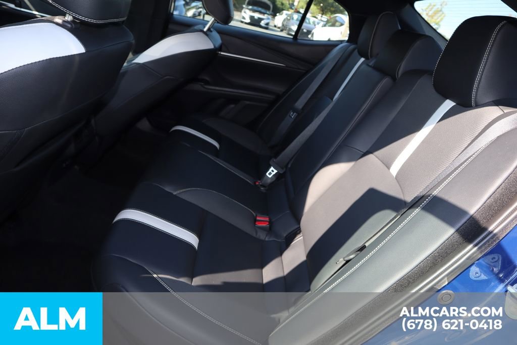 Used 2025 Toyota Camry SE image 17