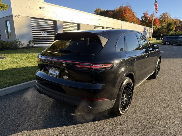 Used 2023 Porsche Cayenne AWD/4WD image 8
