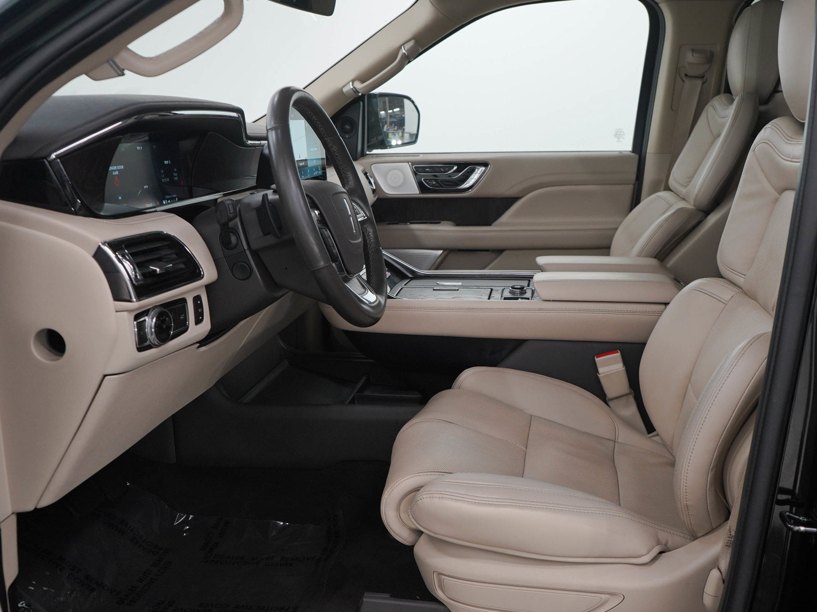 Used 2021 Lincoln Navigator L Reserve w/ Luxury Package AWD/4WD image 23