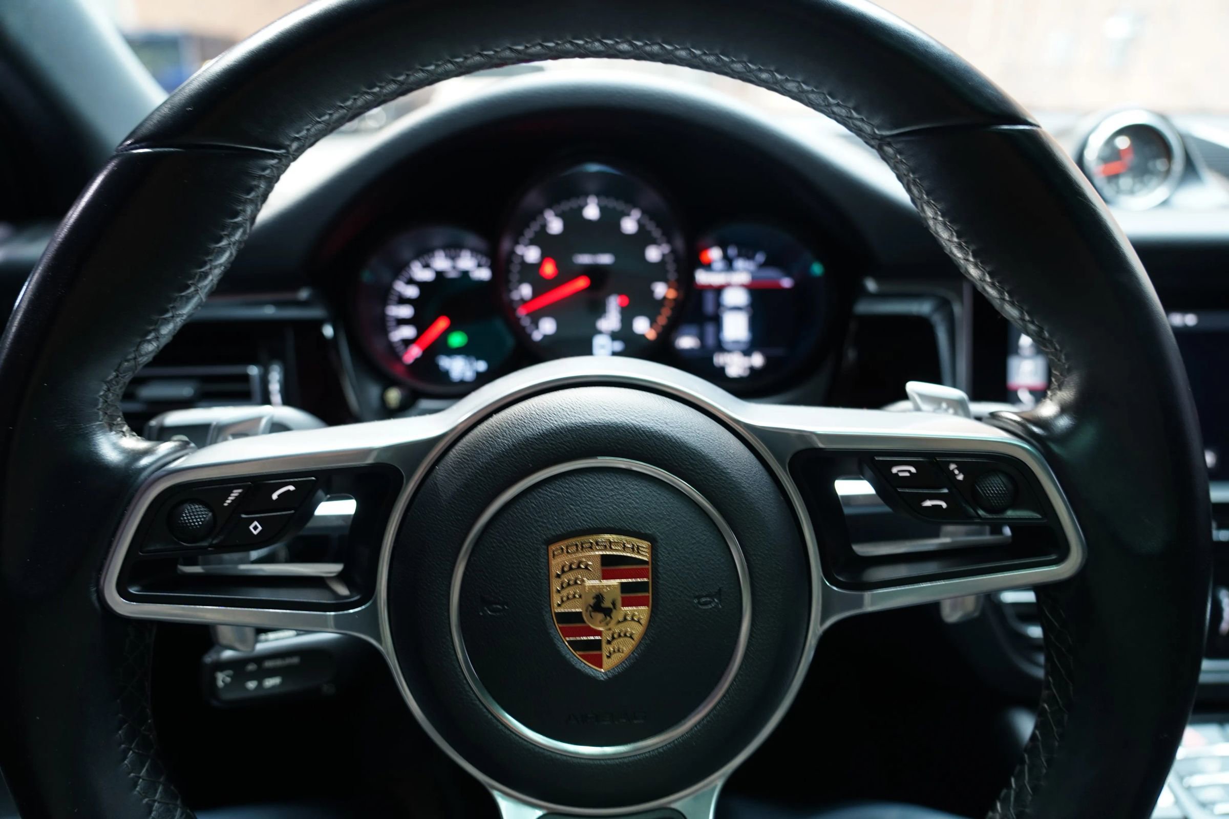 Used 2019 Porsche Macan S image 66