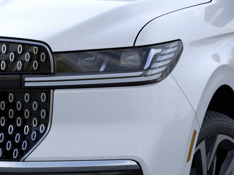 New 2026 Lincoln Navigator Reserve AWD/4WD image 18