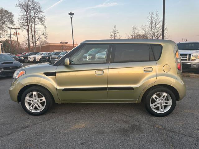 Used 2010 Kia Soul + w/ Audio Pkg FWD image 8