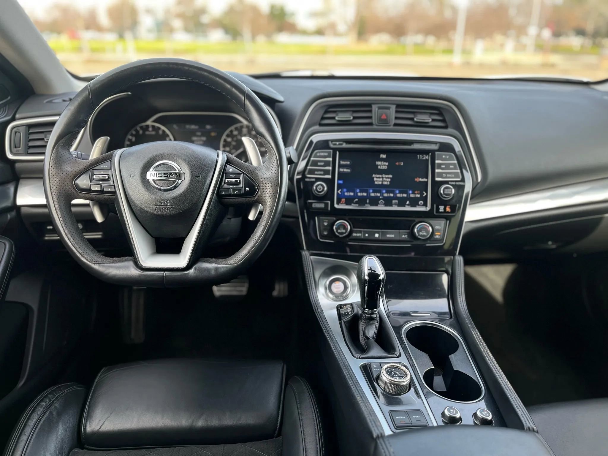 Used 2016 Nissan Maxima SR FWD image 17
