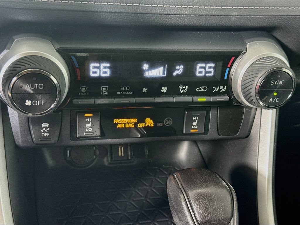Certified 2020 Toyota RAV4 XLE w/ Convenience Package AWD/4WD image 15