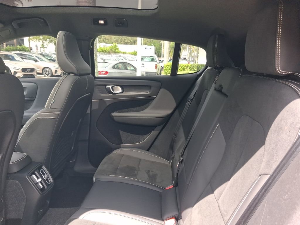 Used 2023 Volvo C40 P8 Recharge Plus image 8