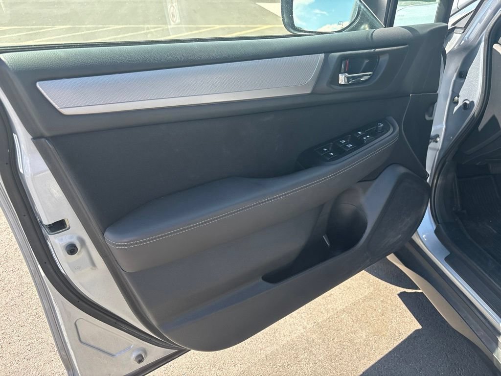 Used 2018 Subaru Outback 2.5i Premium AWD/4WD image 6