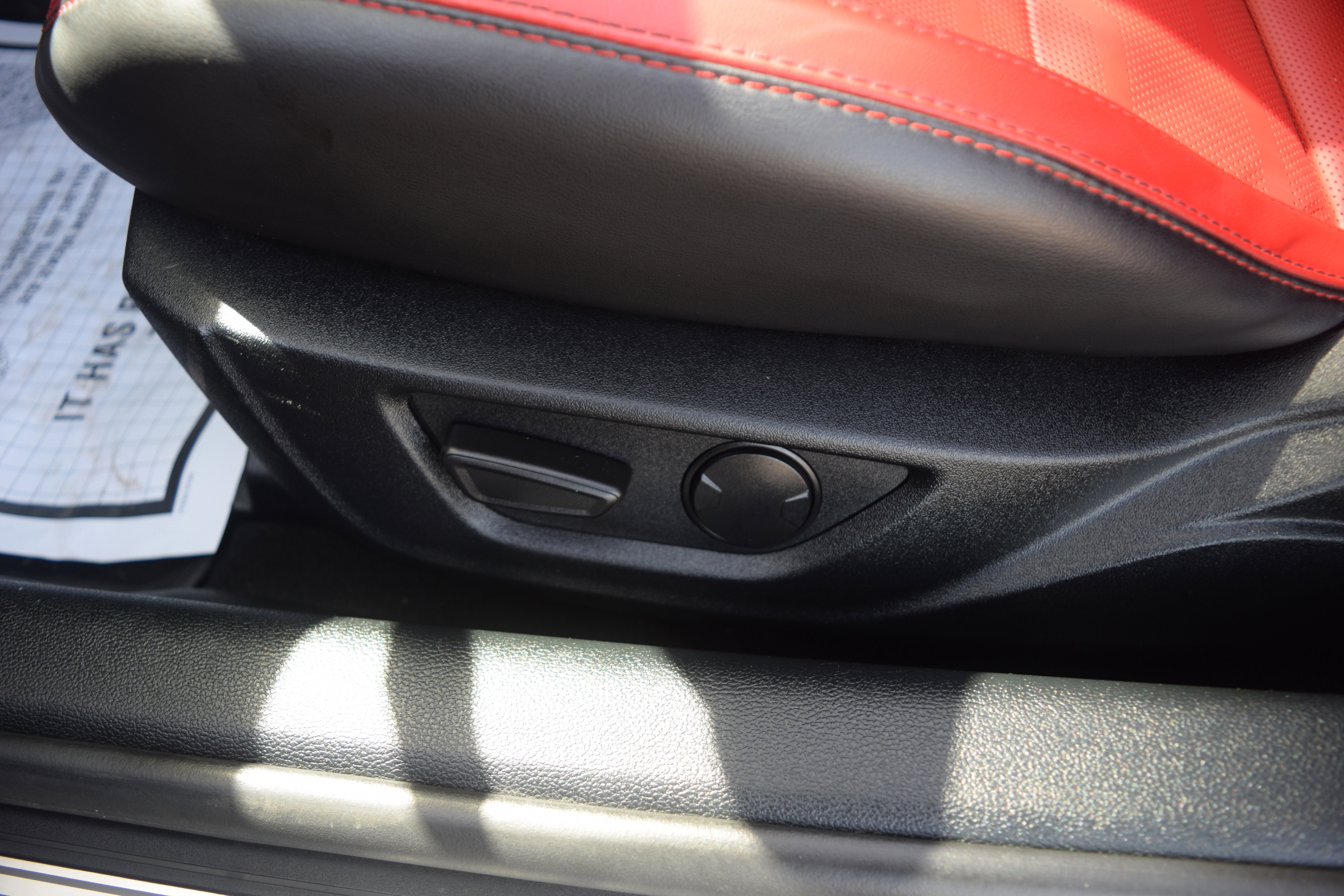 Used 2020 Ford Mustang GT Premium w/ Equipment Group 401A RWD image 17