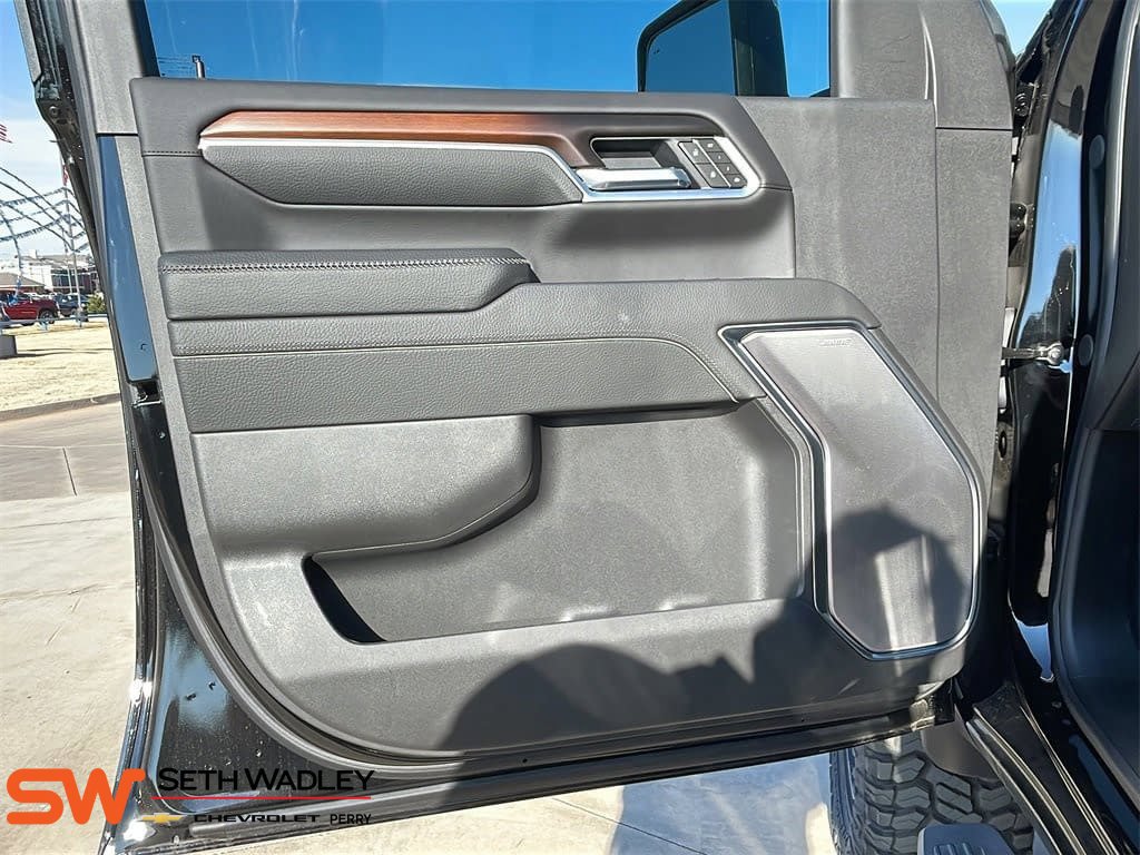 New 2025 GMC Sierra 2500 Denali w/ Denali Reserve Package AWD/4WD image 14