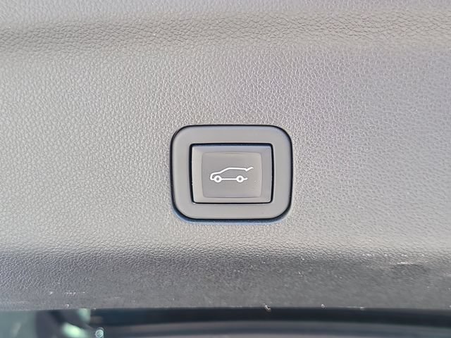 Used 2024 Chevrolet Suburban Premier RWD image 10