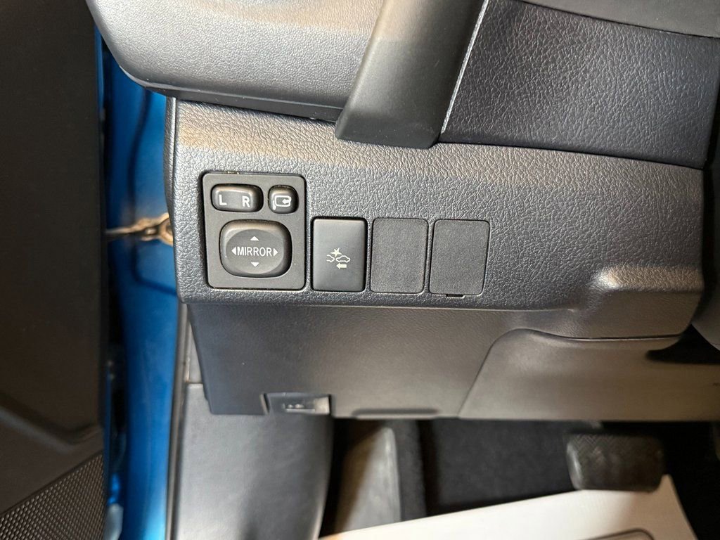 Used 2017 Toyota Corolla iM image 17