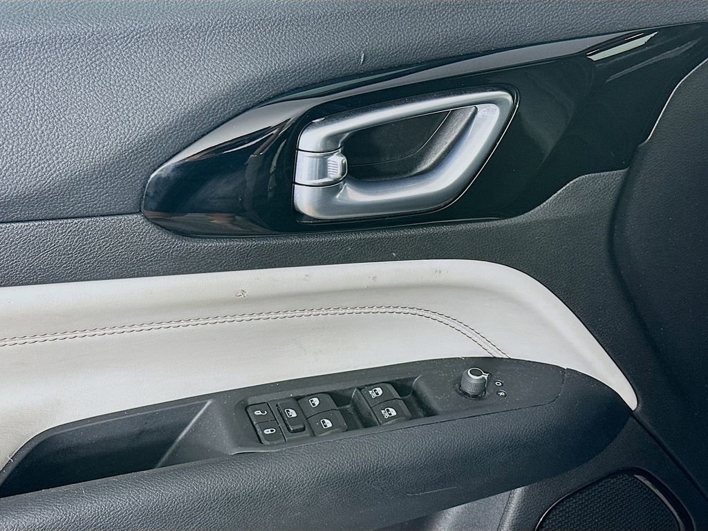 Used 2024 Jeep Compass Limited image 26