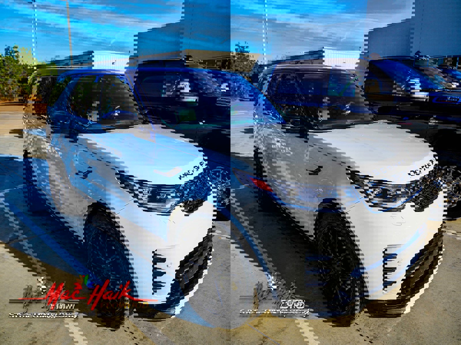 Used 2023 Land Rover Discovery S R-Dynamic image 2