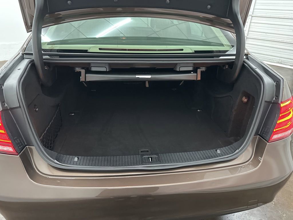 Used 2016 Mercedes-Benz E 250 Sedan image 27